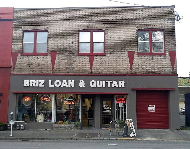 Briz Loan and Guitar storefront, Vancouver WA